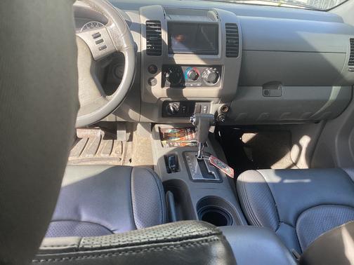 2006 Nissan Frontier LE Crew Cab