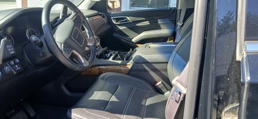 Black 2016 GMC Yukon Denali