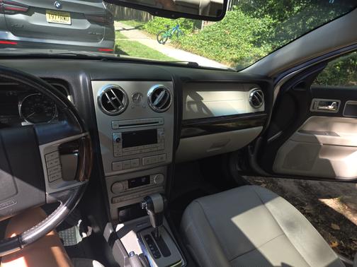 2009 Lincoln MKZ Base