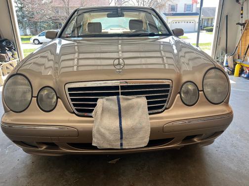 Beige 2000 Mercedes-Benz E-Class E320