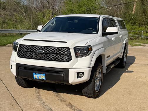 White 2020 Toyota Tundra SR5