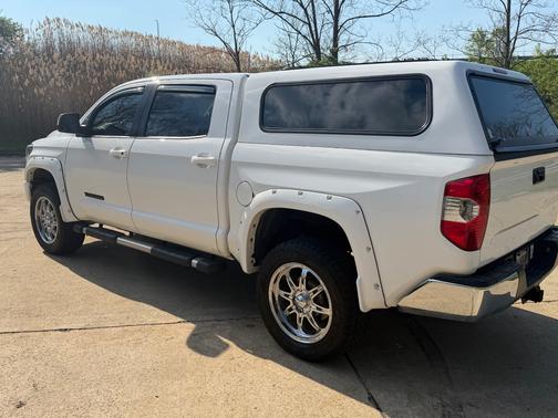 White 2020 Toyota Tundra SR5