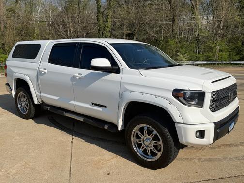 White 2020 Toyota Tundra SR5