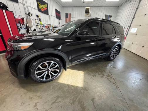 Black 2020 Ford Explorer ST