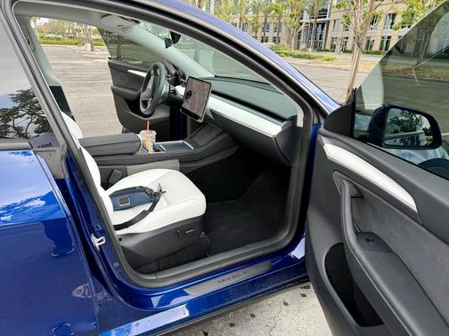 2024 Tesla Model Y Long Range