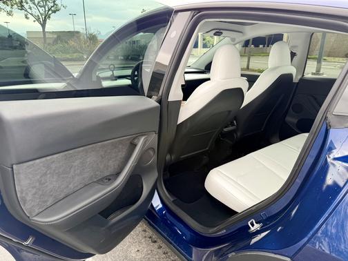 2024 Tesla Model Y Long Range