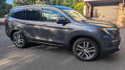 Gray 2016 Honda Pilot Elite