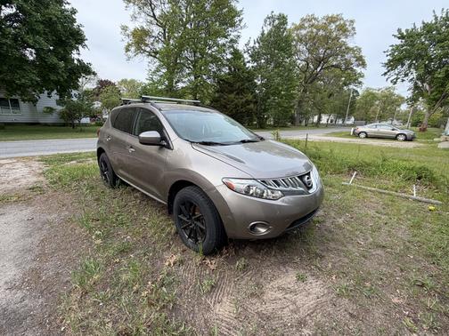 Gold 2009 Nissan Murano S