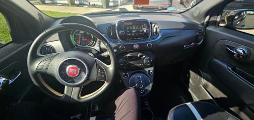 2018 FIAT 500e Battery Electric
