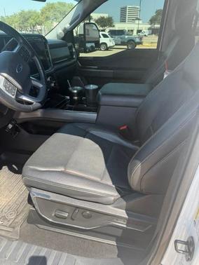 White 2023 Ford F-250 Lariat