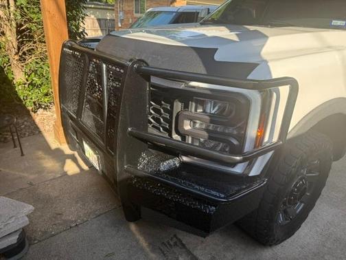 White 2023 Ford F-250 Lariat