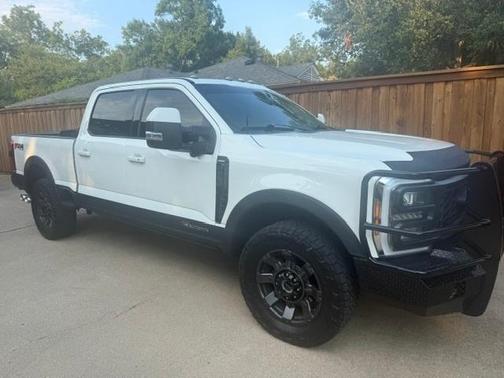 White 2023 Ford F-250 Lariat