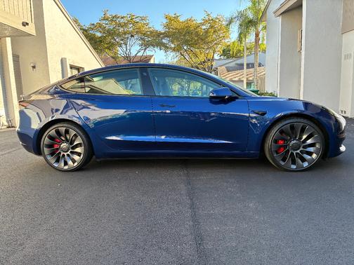 2023 Tesla Model 3 Performance