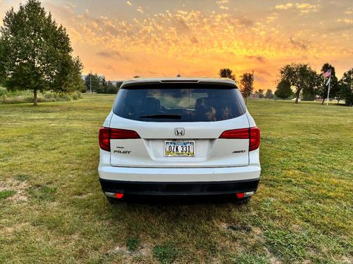 White 2016 Honda Pilot EX-L