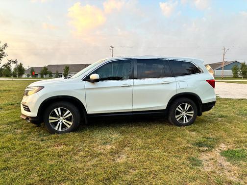 White 2016 Honda Pilot EX-L