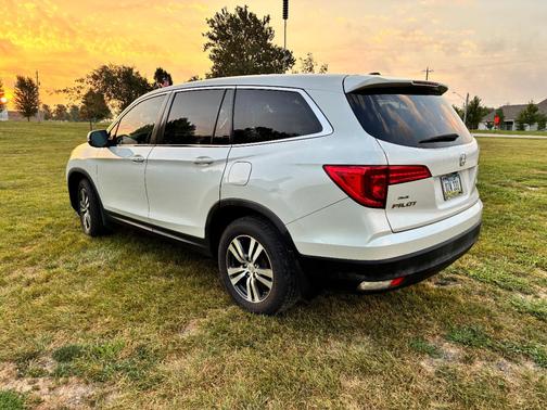 White 2016 Honda Pilot EX-L