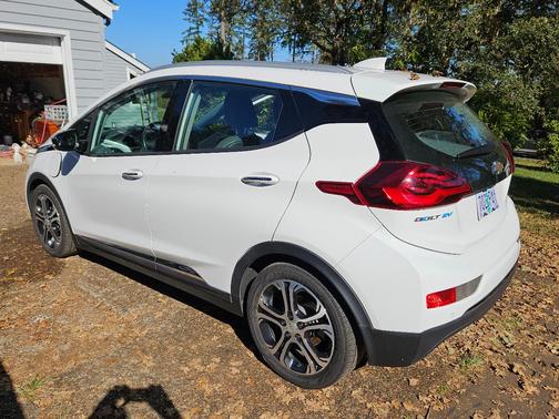 White 2019 Chevrolet Bolt EV Premier