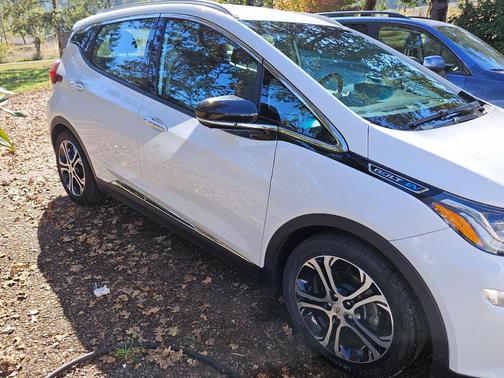 White 2019 Chevrolet Bolt EV Premier