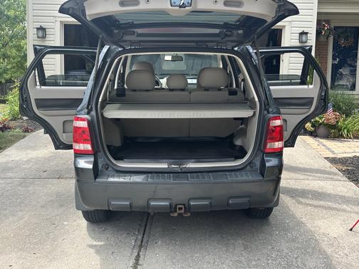 Gray 2009 Ford Escape XLT