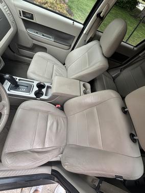 Gray 2009 Ford Escape XLT