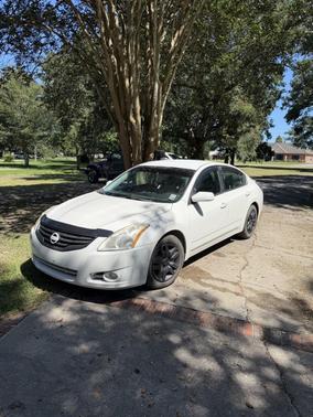 White 2011 Nissan Altima 2.5 S