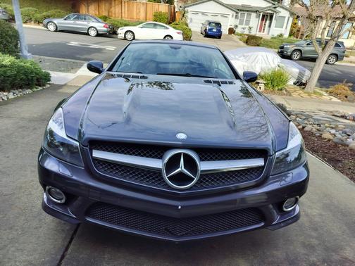 Gray 2009 Mercedes-Benz SL-Class SL550 Roadster