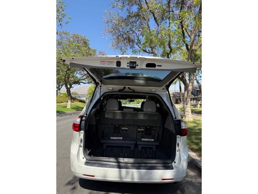 2015 Toyota Sienna XLE Premium