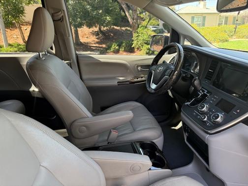 2015 Toyota Sienna XLE Premium