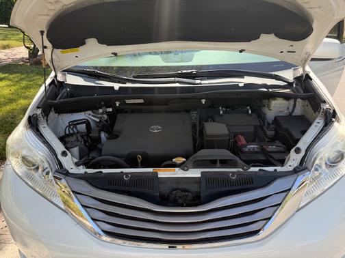 2015 Toyota Sienna XLE Premium