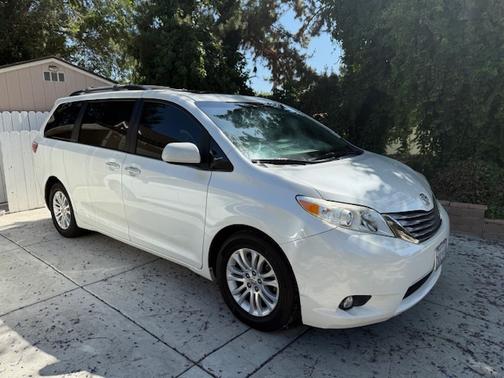2015 Toyota Sienna XLE Premium