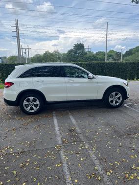 White 2017 Mercedes-Benz GLC 300 Base