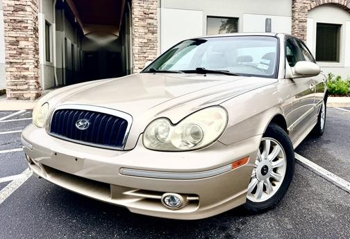Gold 2005 Hyundai SONATA GLS