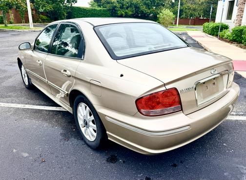 Gold 2005 Hyundai SONATA GLS