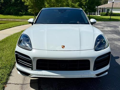 White 2021 Porsche Cayenne Cayenne GTS