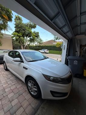 White 2013 Kia Optima LX