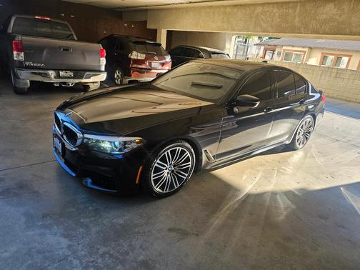 Black 2019 BMW 530 i