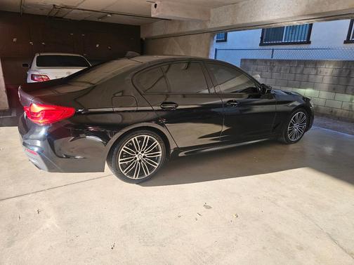 Black 2019 BMW 530 i