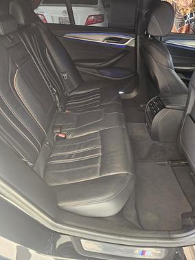 Black 2019 BMW 530 i
