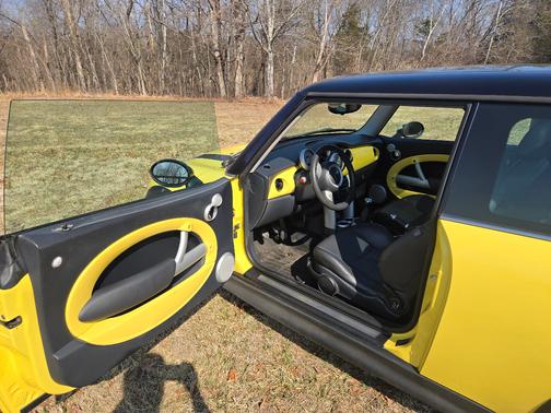 2005 MINI Cooper S Base