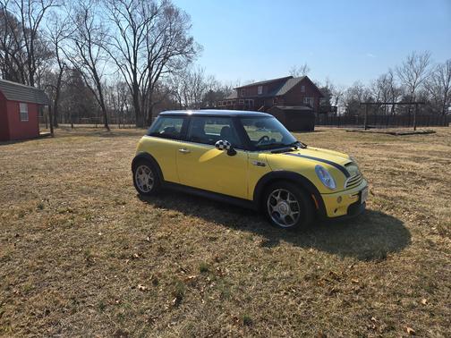 2005 MINI Cooper S Base