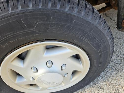 White 2008 Ford E150 Base