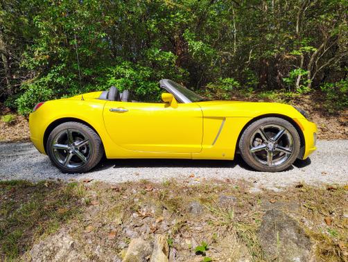 2007 Saturn Sky Red Line