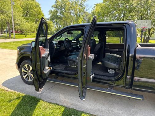Black 2021 Ford F-150 Lariat