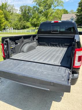 Black 2021 Ford F-150 Lariat
