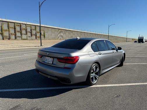 2018 BMW 740 i