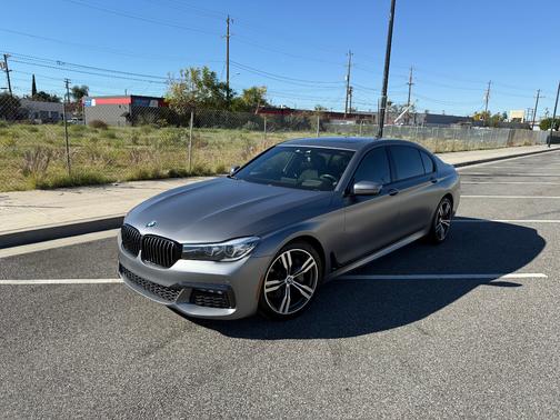 2018 BMW 740 i