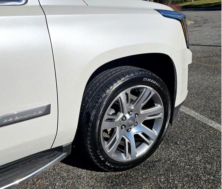2017 Cadillac Escalade Luxury