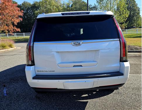 2017 Cadillac Escalade Luxury