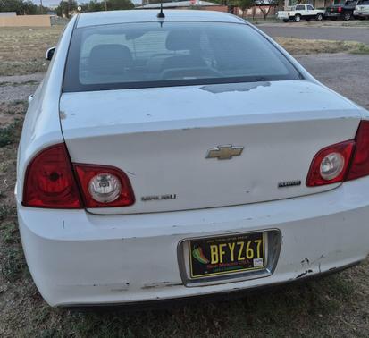 White 2011 Chevrolet Malibu 1LT