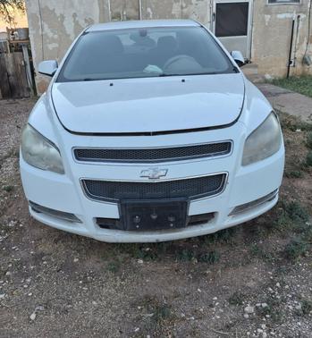 White 2011 Chevrolet Malibu 1LT